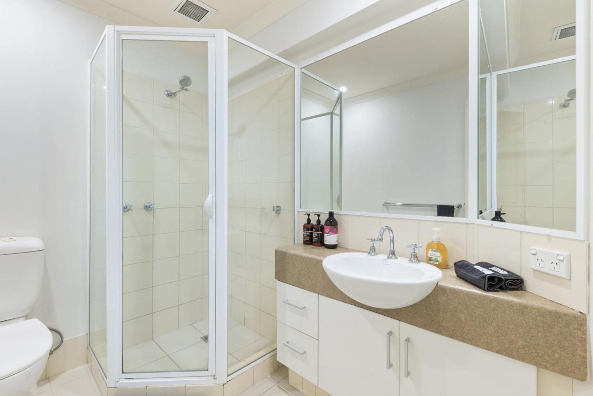 Roya6320 - Royal Respite Apartment *